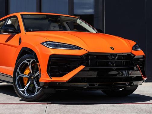 Orange 2025 Lamborghini Urus SE