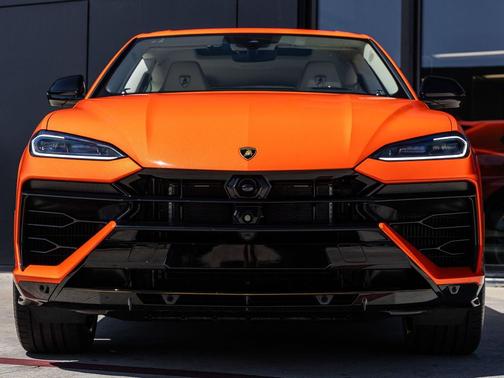 Orange 2025 Lamborghini Urus SE