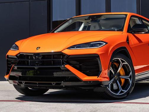 Orange 2025 Lamborghini Urus SE