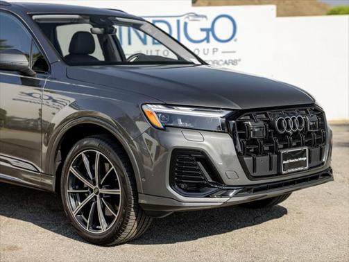 2025 Audi Q7 45 Premium Plus