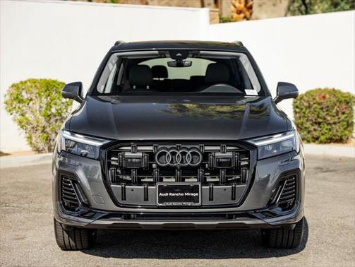 2025 Audi Q7 45 Premium Plus
