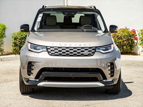 2025 Land Rover Discovery P360 Metropolitan Edition