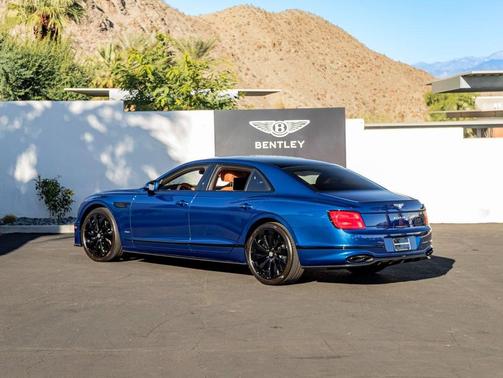 2023 Bentley Flying Spur V8