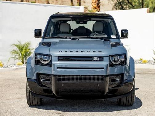 2025 Land Rover Defender 110 P400 X-Dynamic SE