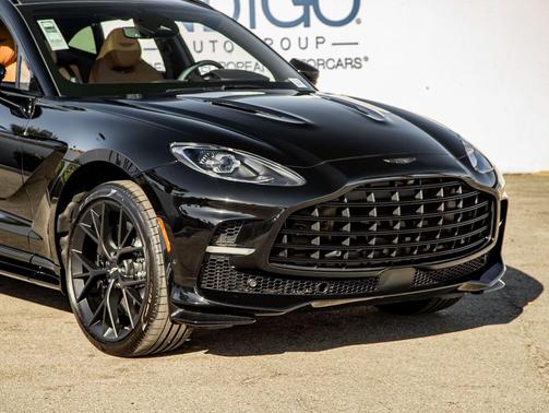 2025 Aston Martin DBX 707