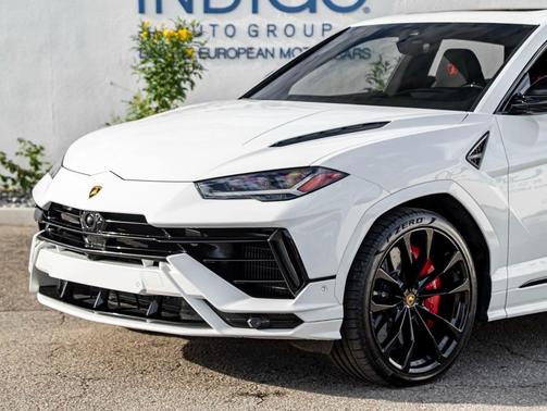 2023 Lamborghini Urus S