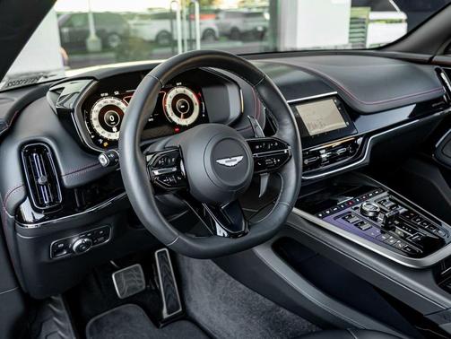 2025 Aston Martin DBX 707