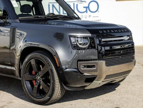 2025 Land Rover Defender 130 P400 X