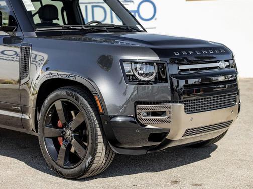 2025 Land Rover Defender 110 P400 X