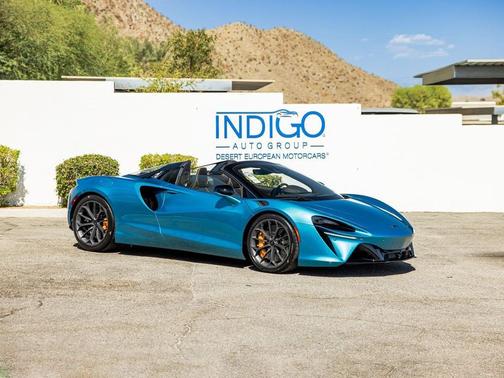 2025 McLaren Artura Performance