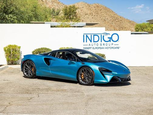 2025 McLaren Artura Performance