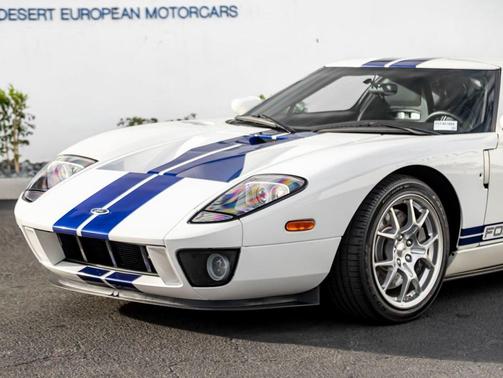 2005 Ford GT Base