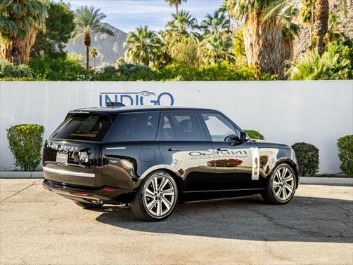 2025 Land Rover Range Rover P615 SV