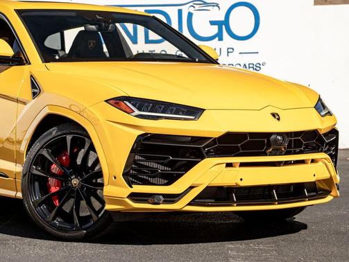 Giallo Auge 2021 Lamborghini Urus Base