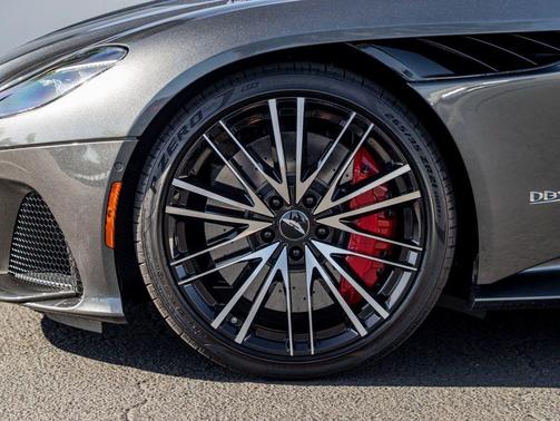 2020 Aston Martin DBS Superleggera Volante