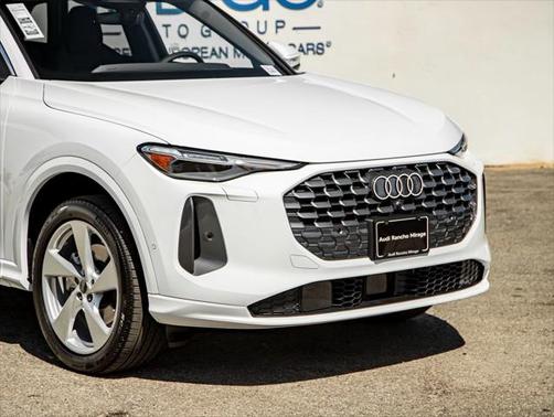 2025 Audi Q5 Premium Plus