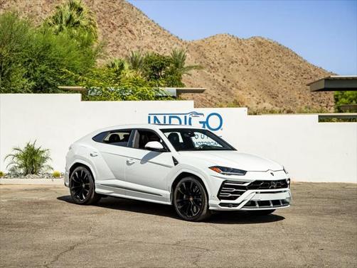 2022 Lamborghini Urus Graphite Capsule