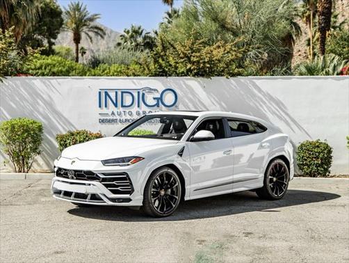 2022 Lamborghini Urus Graphite Capsule