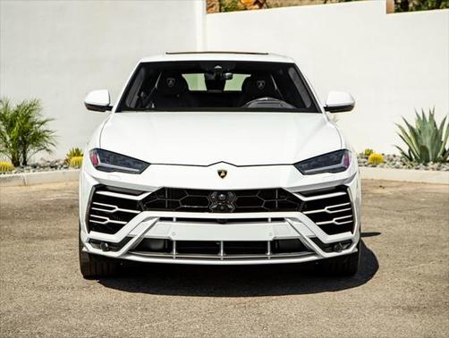 2022 Lamborghini Urus Graphite Capsule