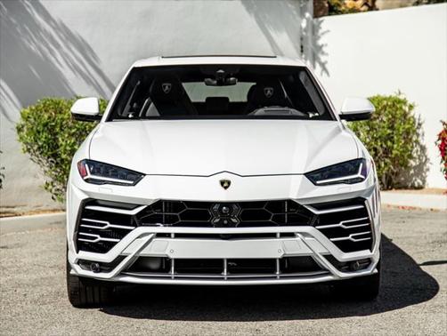 2022 Lamborghini Urus Graphite Capsule