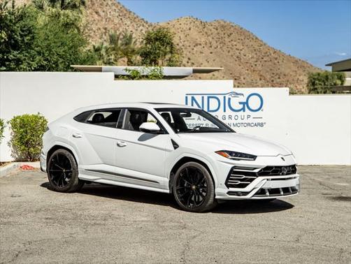 2022 Lamborghini Urus Graphite Capsule