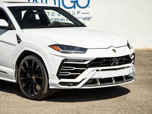 2022 Lamborghini Urus Graphite Capsule