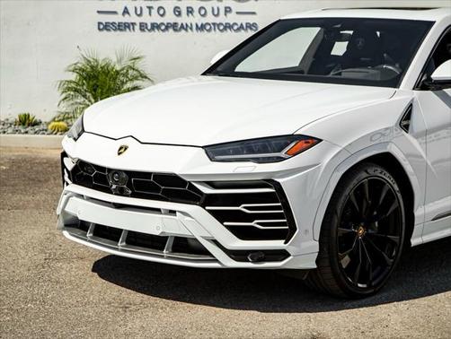 2022 Lamborghini Urus Graphite Capsule