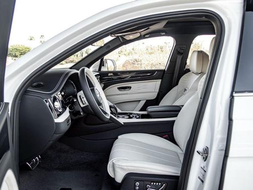 2024 Bentley Bentayga 