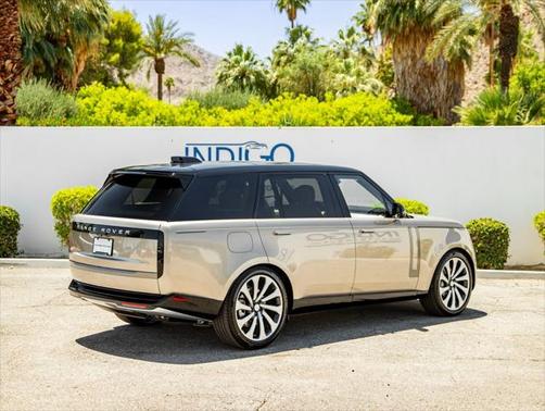 2025 Land Rover Range Rover P530 SE 7 Seat