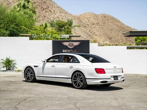 2024 Bentley Flying Spur Mulliner V8