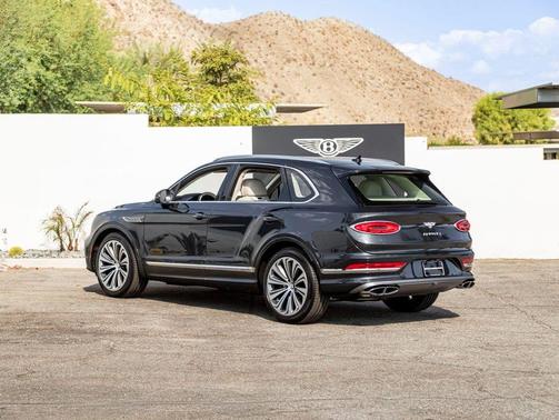 2025 Bentley Bentayga Atelier