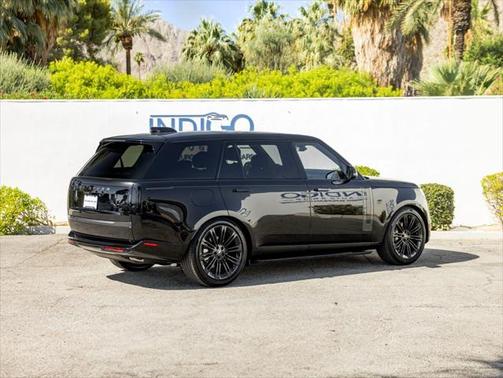 2025 Land Rover Range Rover P400 SE 7 Seat