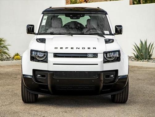 2025 Land Rover Defender 110 P400 X-Dynamic SE
