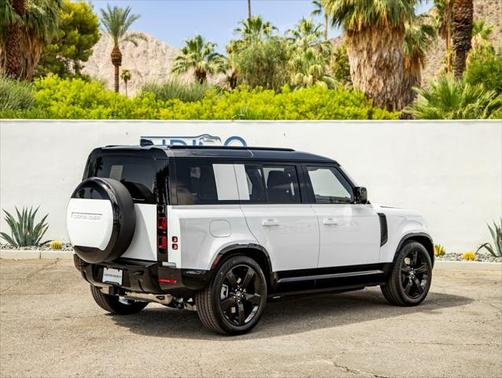 2025 Land Rover Defender 110 P400 X-Dynamic SE