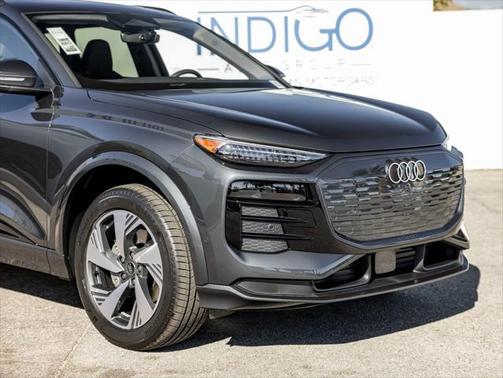 2025 Audi Q6 e-tron Premium Plus quattro