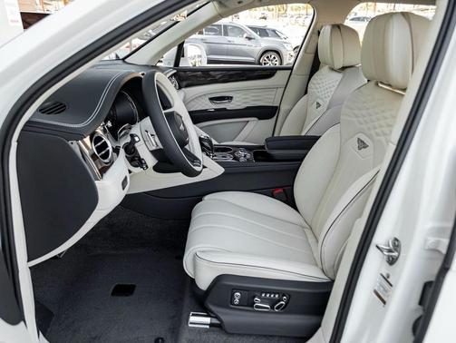 2025 Bentley Bentayga Azure
