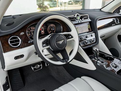 2025 Bentley Bentayga Azure