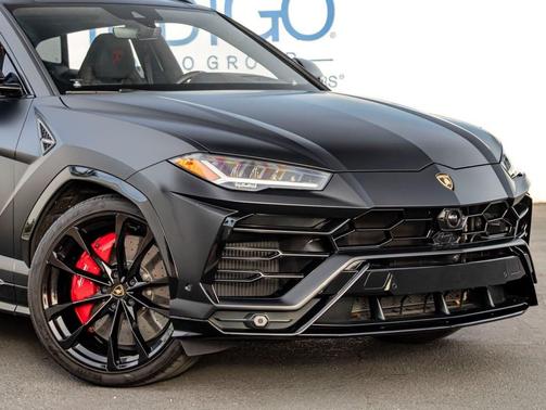 2020 Lamborghini Urus Base