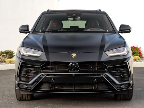 2020 Lamborghini Urus Base