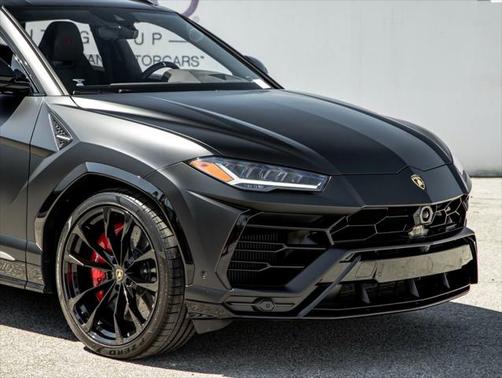 2020 Lamborghini Urus Base