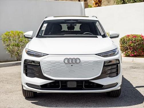 2025 Audi Q6 e-tron Premium Plus quattro