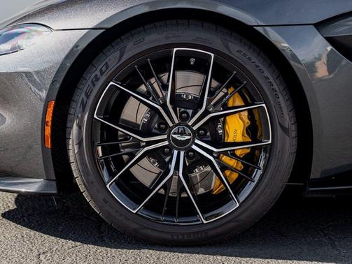 2023 Aston Martin Vantage Roadster