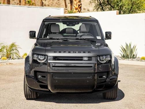 2025 Land Rover Defender 110 P400 X-Dynamic SE