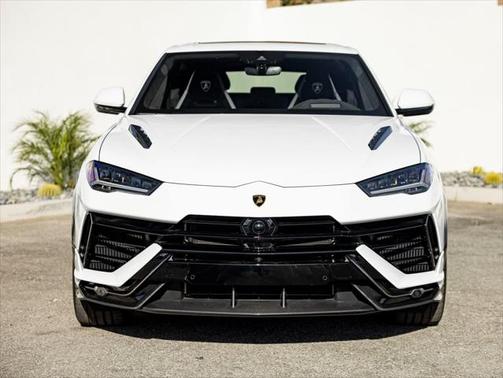 2024 Lamborghini Urus Performante