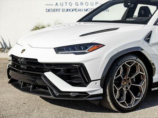 2024 Lamborghini Urus Performante