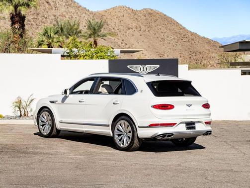 2025 Bentley Bentayga Azure