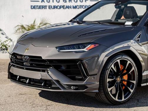 2024 Lamborghini Urus S