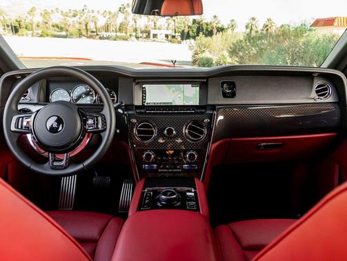 Silver 2024 Rolls-Royce Cullinan Black Badge