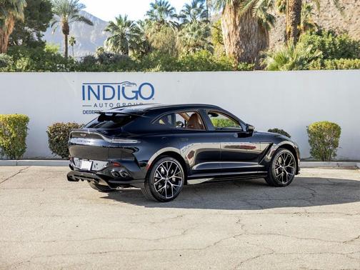 2025 Aston Martin DBX 707