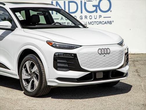 2025 Audi Q6 e-tron Premium Plus quattro